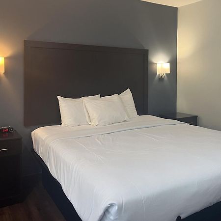 Motel 6 Norfolk, Va East Little Creek Bagian luar foto