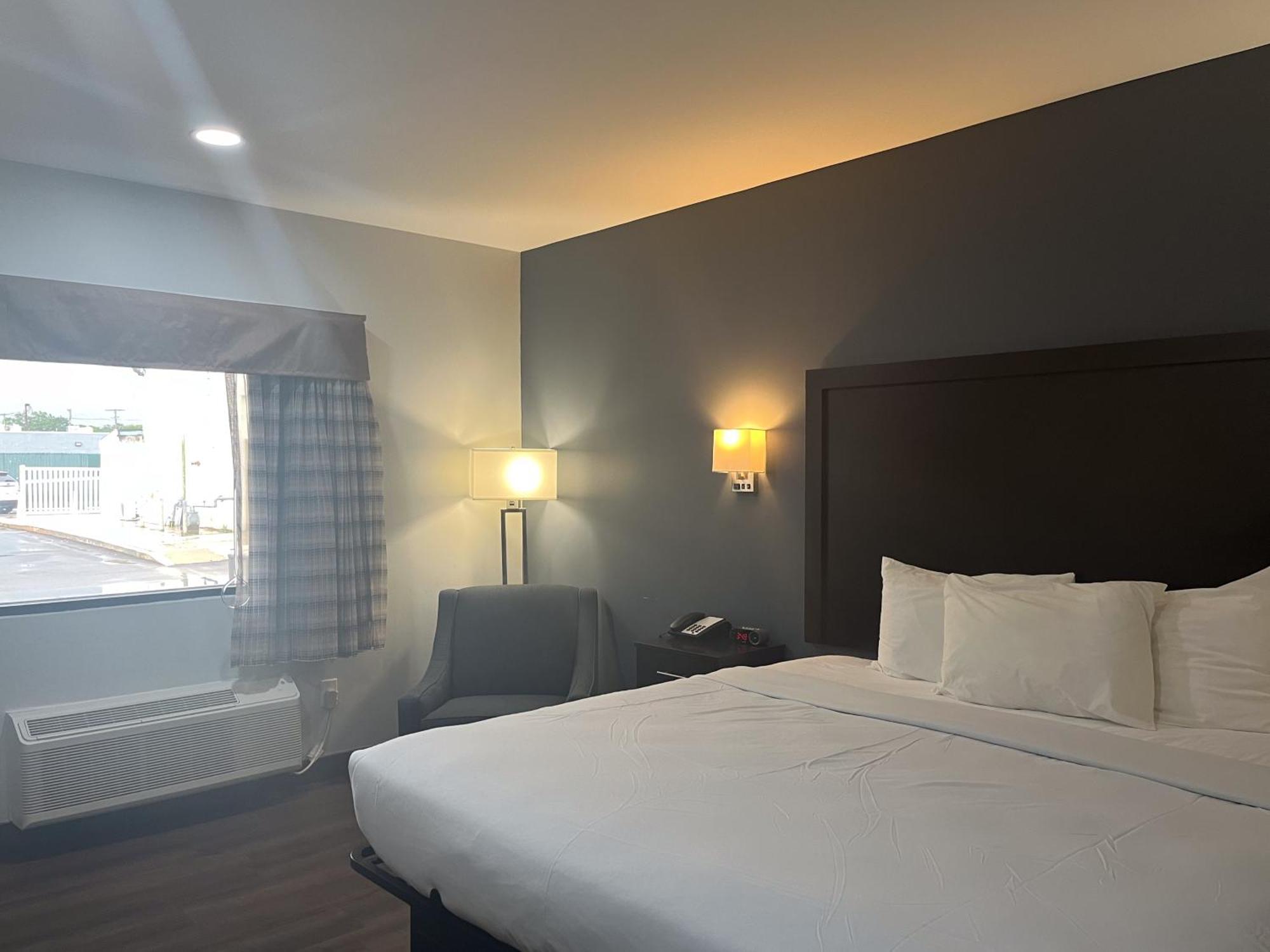 Motel 6 Norfolk, Va East Little Creek Bagian luar foto
