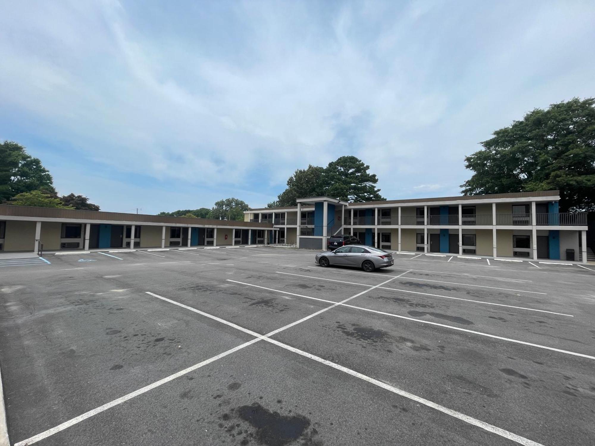 Motel 6 Norfolk, Va East Little Creek Bagian luar foto